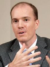 情報システム部 ブレデル部長