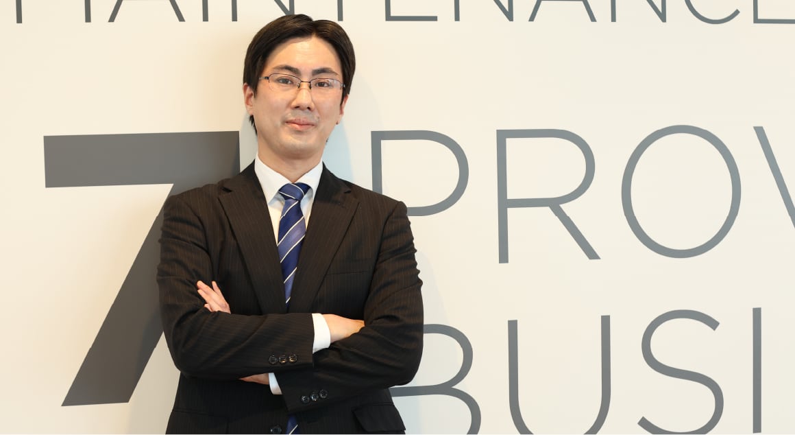 インタビューを受ける黒崎さん③