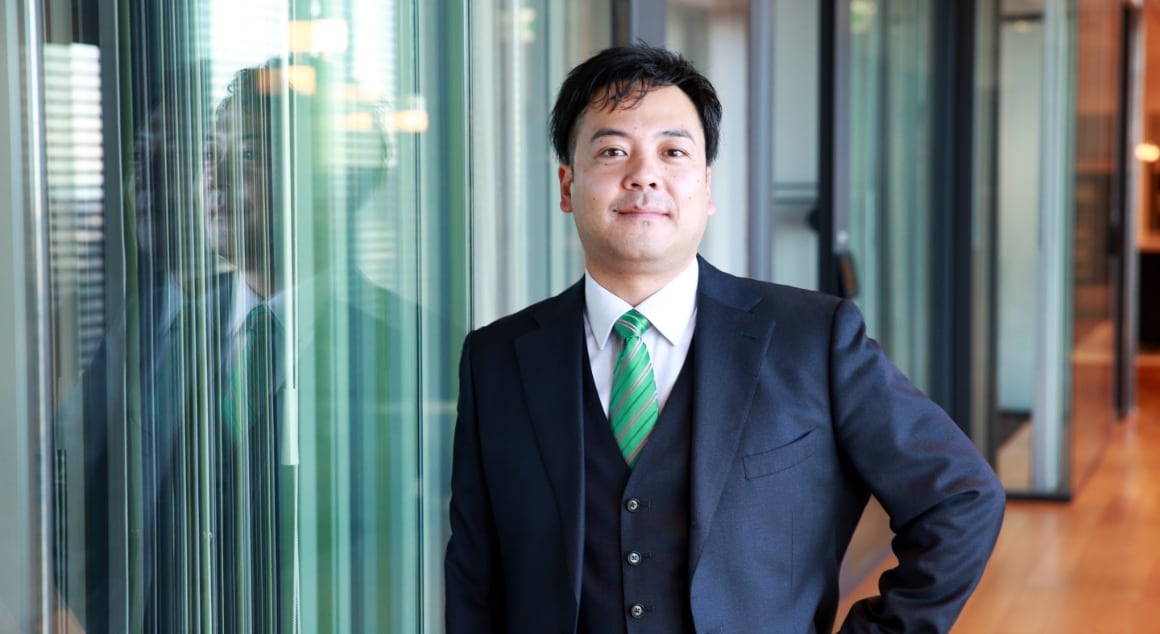 インタビューを受ける加藤さん③