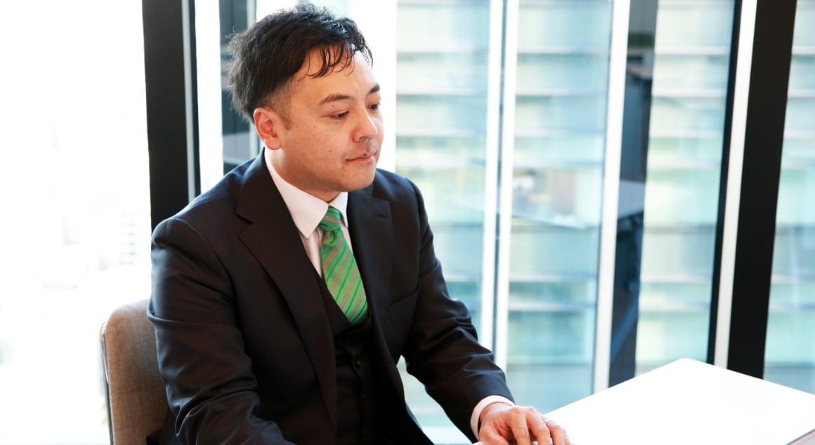 インタビューを受ける加藤さん②