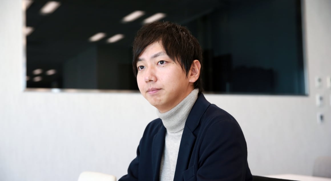 インタビューを受ける山木田さん①